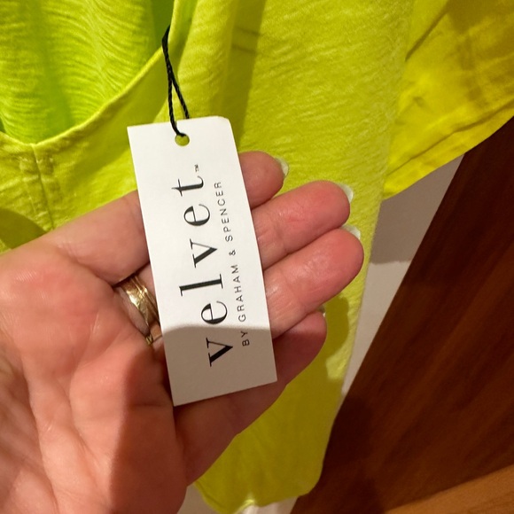 Velvet neon yellow summer top. - Picture 7 of 10